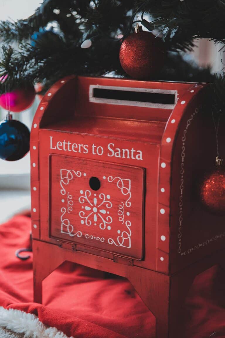 Short story Christmas decorated mailbox under tree